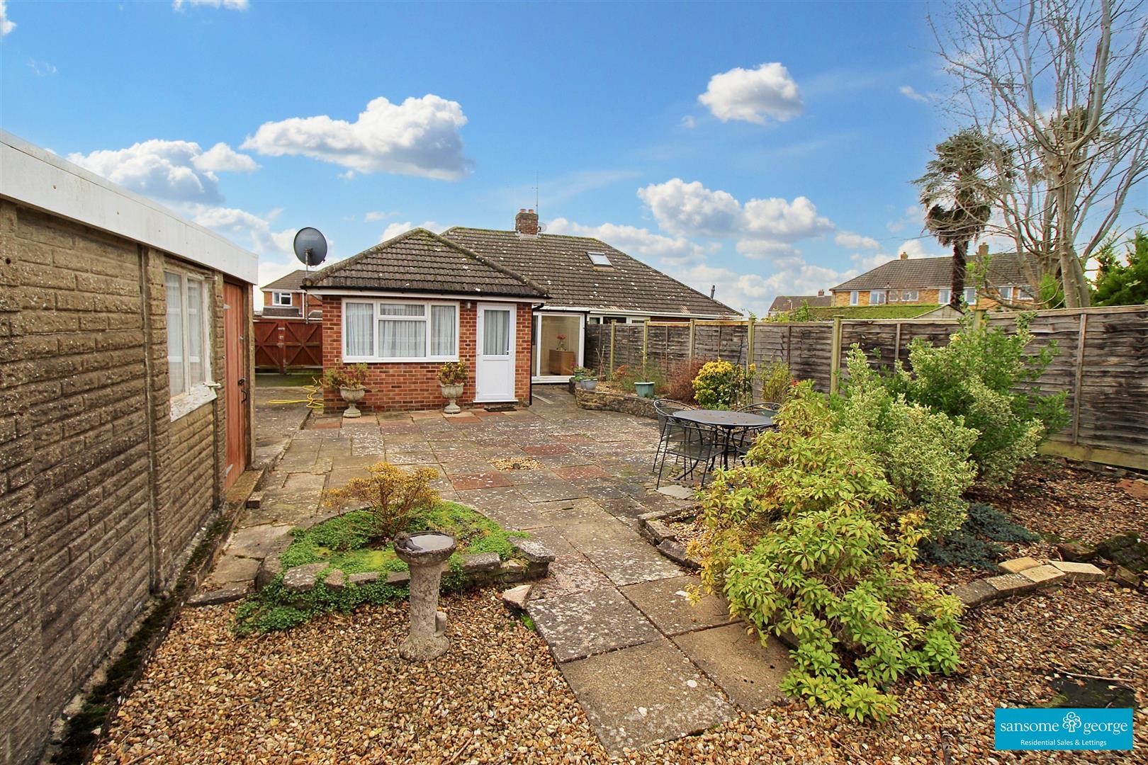 Eastbury Avenue, Tilehurst, Reading